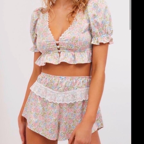 Farrah set for love and 🍋 lemons - Picture 15 of 16